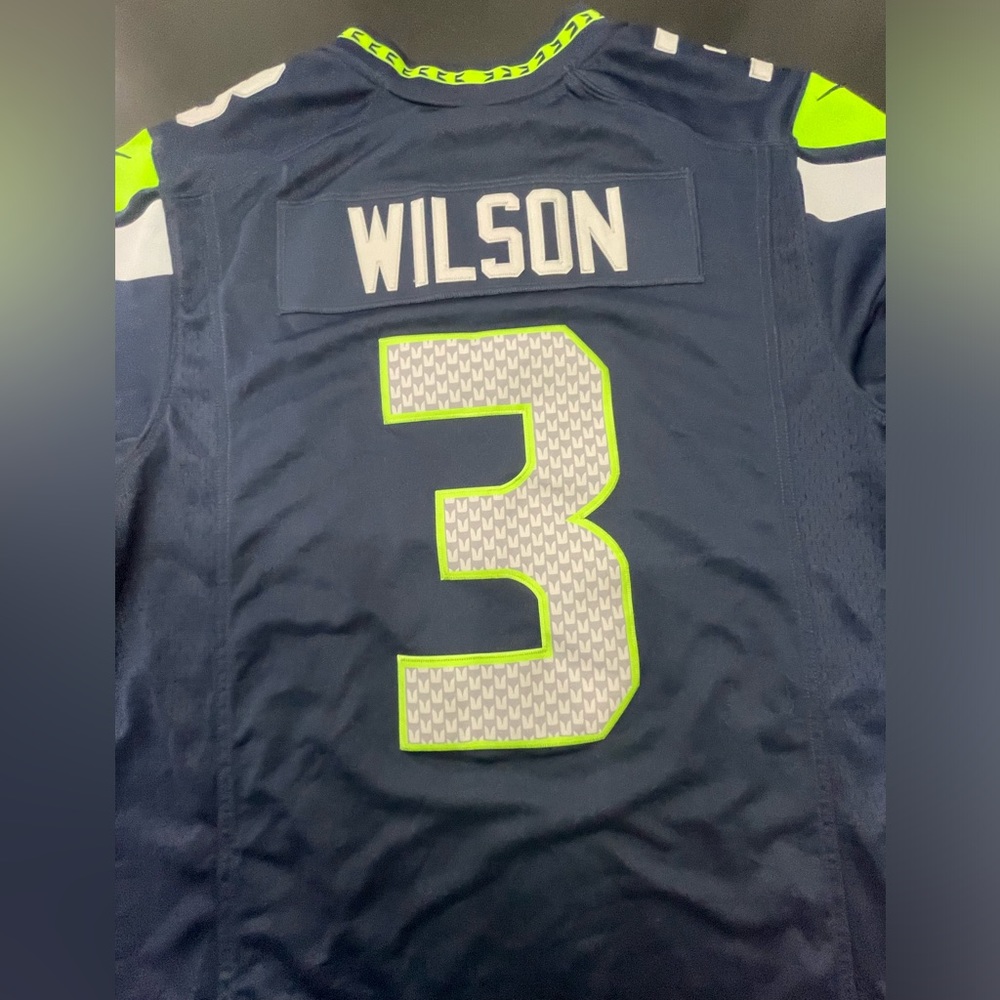 Seattle Seahawks #3 Russell Wilson on field stitched jersey size L